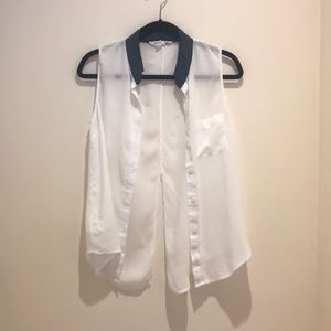BACK SLIT TOP